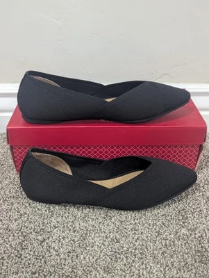 Size 9 Women's Kelly & Katie Jayde Black Slip On Flat Pointed Toe Shoes