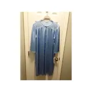 Vanity Fair NWT Button Down Blue Satin Nightgown Robe Size Medium Floral Lace