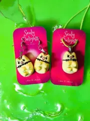 3pc Pusheen Inspired Glow In The Dark Zombie Novelty Earrings & Pendant Necklace