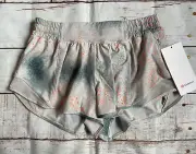 NWT Lululemon Hotty Hot LR Short 2.5” SZ 8 SCRF/DVGY Reflective