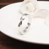 在飛比找Yahoo奇摩購物中心優惠-莫比烏斯男戒 情侶款 刻字訂製純銀戒指