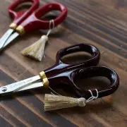 Cohana Small Scissors with Lacquer and Gold Maki-e - Handmade Japan