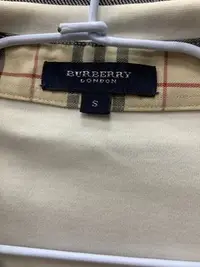 在飛比找Yahoo!奇摩拍賣優惠-Burberry 長袖上衣 女款 S