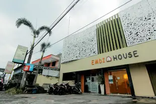 塞圖蘭EMDI飯店EMDI Hotel Seturan