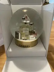 CHANEL Christmas Snow Globe Dome 2021 No.5 100th Anniversary Limited Ed