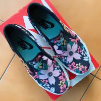 在飛比找蝦皮購物優惠-Nike toki slip print 黑色 花卉 懶人鞋