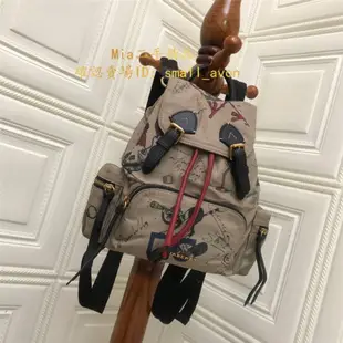 Burberry 博柏利The Rucksack 塗鴉印花尼龍軍旅背包40697601 40697501 後背包 雙肩包