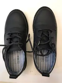 在飛比找Yahoo!奇摩拍賣優惠-ZARA 男童皮鞋 表演畢業超適合