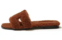 在飛比找Yahoo!奇摩拍賣優惠-HERMES 愛馬仕 羊毛皮套穿拖鞋 女款 棕色