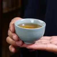 在飛比找ETMall東森購物網優惠-汝窯茶杯單杯主人杯汝瓷品茗杯陶瓷茶具冰裂茶盞 本店支持新疆棉