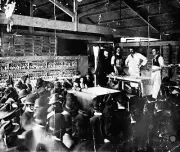 Melbourne Victoria Jul 1904 - A crowd watching a poultry dressing - Old Photo