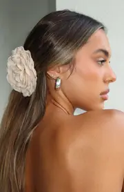 Zephyr Hair Clip Cream