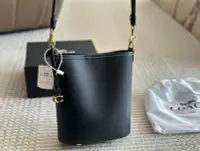 在飛比找Yahoo!奇摩拍賣優惠-【二手包包】品質coach水桶包最新款 配禮盒尺寸19 22