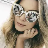 在飛比找Yahoo奇摩購物中心優惠-FENDI-時尚造型 太陽眼鏡(白色)