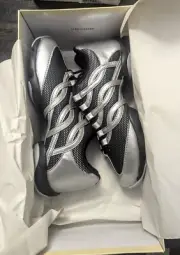 Bloch Twist Dance/Fitness Sneaker Size 7 Fits 6.5 Street Shoe Black/Silver