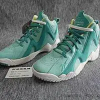 在飛比找蝦皮購物優惠-Reebok復活節彩蛋限定款