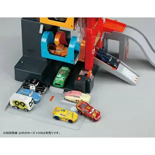 小禮堂 TOMICA 閃電麥坤 電動摩天輪停車塔 汽車收納盒 停車場玩具 (黑紅)