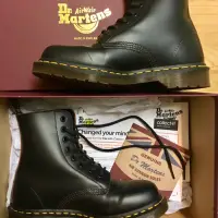 在飛比找蝦皮購物優惠-送禮 禮物【英製正品】Dr.Martens AirWair 