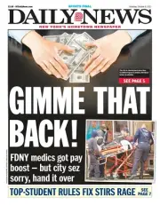 NEW YORK DAILY NEWS NEWSPAPER GIMME THAT BACK! KICK IN THE 'CLASS' 10/9/21
