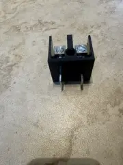 CROUSE HINDS METER SOCKET MOUNTING BREAKER BASE 100 AMP 1 PHASE.