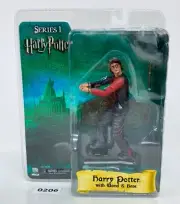 Neca Harry Potter HARRY POTTER with Wand and Base Action Figure NECA NEW
