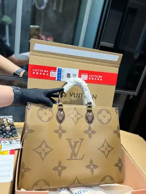 【二手包包】（）Lv onthego Lv  AB面原料 onthego媽咪袋 性價比之王這是一款超贊的包型 NO115807