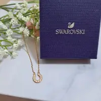 在飛比找蝦皮購物優惠-SWAROVSKI 施華洛世奇玫瑰金馬蹄型項鍊 水晶項鍊 配