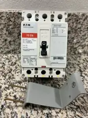 FD35K EATON FD3200BP10 INDUSTRIAL CIRCUIT BREAKER 3 POLE 200amp (76