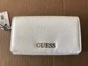 WOMEN'S GUESS WHITE/WHITE ABBAS SLG ACCORIDIAN STYLE WRISTLET STRAP/WALLET NWT