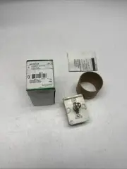 9001KM1LR SQD CONTROL AND SIGNALING UNIT LIGHT BLOCK FOR PILOT LIGHT A NEW