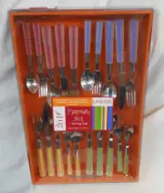 Oneida 20 Piece Flatware Set FROST SORBET Red Blue Green Yellow NEW