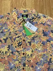 Quicksilver Shirt Mens Small Regular Fit Floral Aloha Hawaiian Beach Surfing New