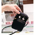 【折扣預購】24秋冬ANYA HINDMARCH ESSENTIALS EYES 大眼睛黑色雙拉鍊肩背包手機包斜背包