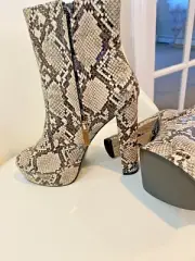 Patent Leather Python Textured Design Platform ankle boot Aldo Size 6