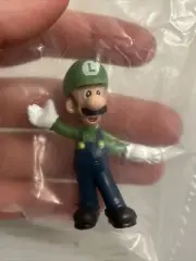LUIGI SUPER MARIO BROS 2” ACTION FIGURE PVC NINTENDO TOY (BRAND NEW)