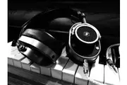 Master & Dynamic MH40 Over Ear Wired Headphone Metal Construction Limited Edition Black Rolling Stones Headset