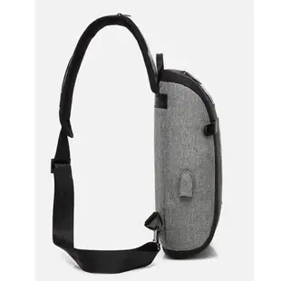USB充電防盜胸包/單肩包/斜背包(黑灰)