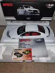 1:18 Biante HSV VE W427 Commodore Sedan 2008 in Heron White