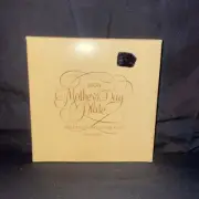 Vintage 1982 Avon Mother's Day Plate-Little Things Mean A Lot w/Easel