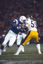 Raymond Chester Baltimore Colts in action v Jack Ham Pittsburgh St- Old Photo