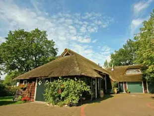 Nice Holiday Home in Balkbrug with Bubble Bath