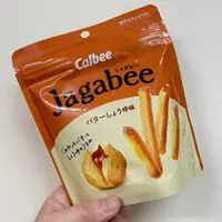 在飛比找蝦皮購物優惠-日本帶回～（現貨）calbee Jagabee 卡樂比薯條 