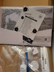 Tonic Studios Craft Kit #50 - GIVE IT A TWIRL