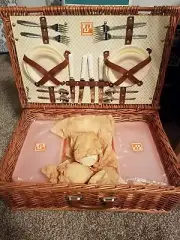 NEW Vintage Biltons Wicker Picnic Basket 4 Person Complete Set England