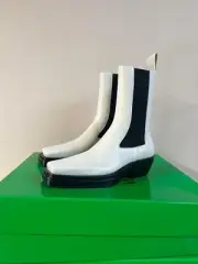 Bottega Veneta , BV Lean Boot in Wax / White , BNIB 43