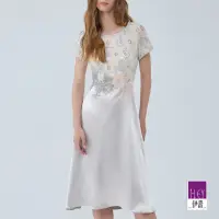 在飛比找momo購物網優惠-【ILEY 伊蕾】迷幻金屬優雅蕾絲長洋裝(灰色；M-XL；1