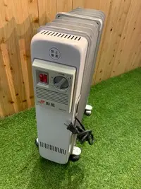 在飛比找Yahoo!奇摩拍賣優惠-勳風葉片式暖氣機 1300W 電暖爐 辦公暖風機 浴室取暖神