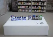 1/18 Scale SHELL Rotella Oil products Diorama Shop Austin's Garage
