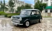 Bburago 1/24 1969 Mini Cooper Alloy Model (Green)