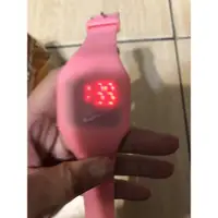 在飛比找蝦皮購物優惠-螢光粉色矽膠電子錶 不是藍芽手錶 兒童手錶 裝飾 一般手表